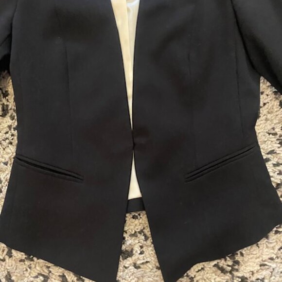 Fitted H&M Blazer Jacket Size 4. Black lined Preppy Chic - Picture 2 of 8